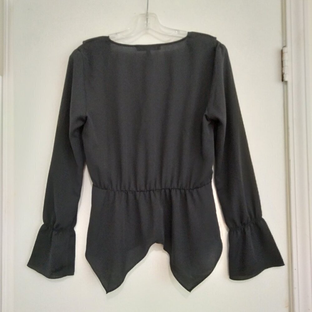 Black Long Sleeve Top Ruffled Low Neck&Cuffs Layers of Pointed Cuts on Hem Sz S - Picture 11 of 12
